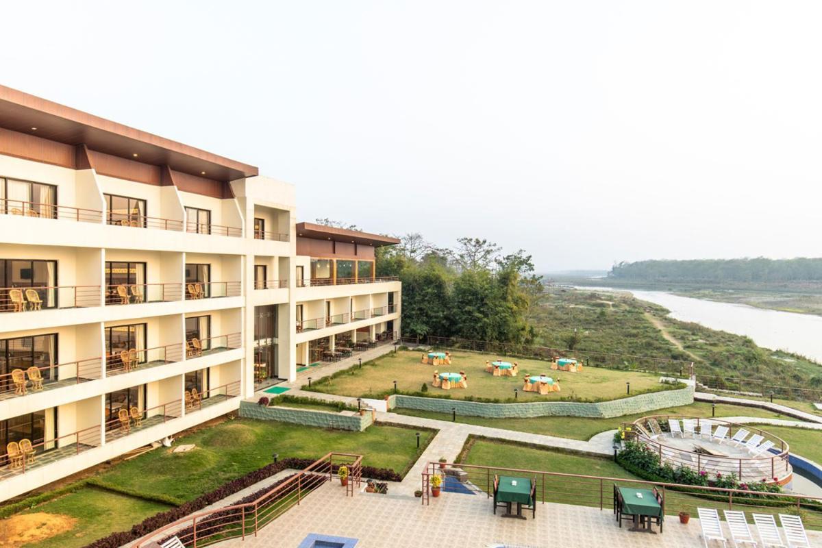 Park Safari Resort, Chitwan National Park Екстериор снимка